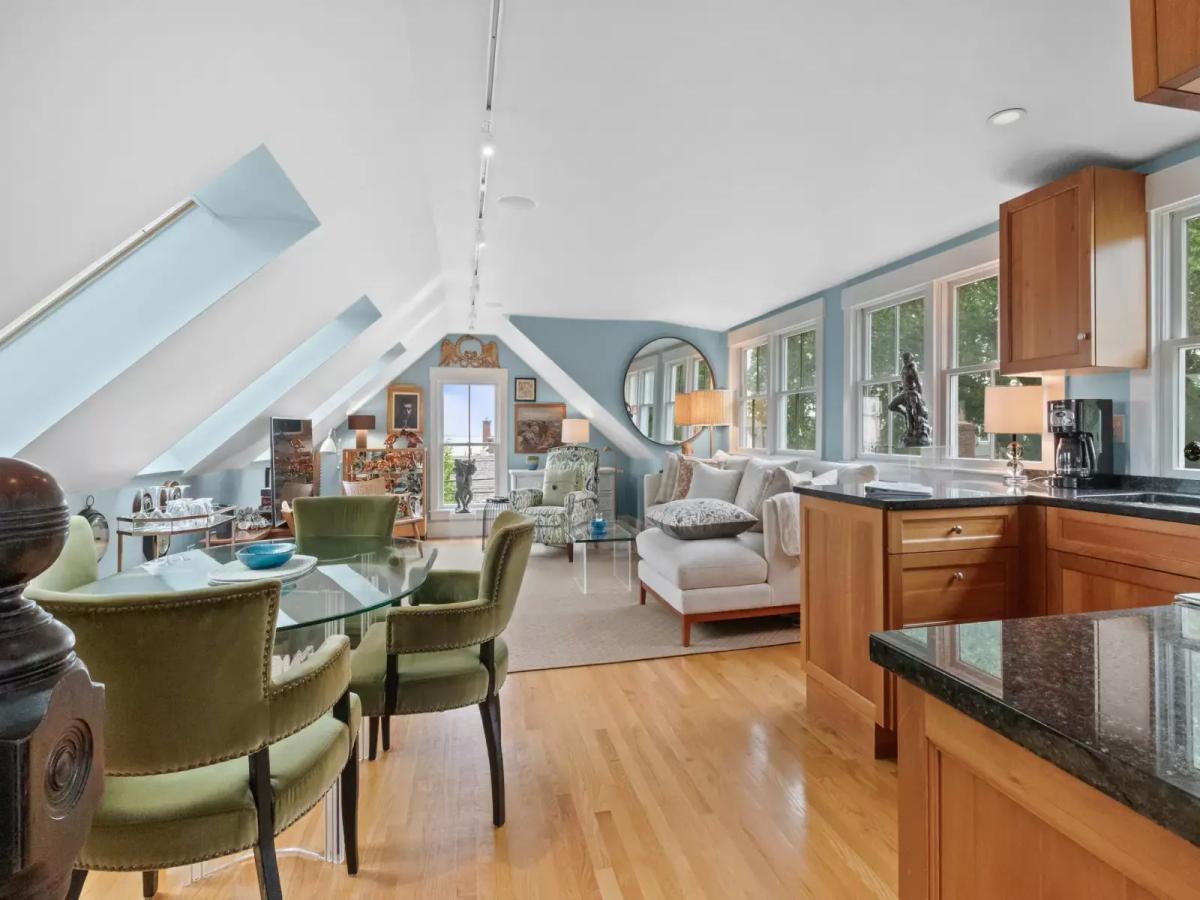 2 bedrooms Provincetown Rental code 484